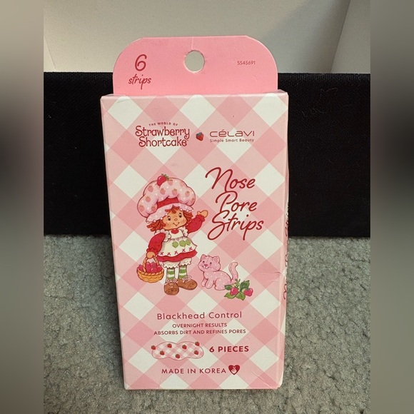 NWT Célavi The World of Strawberry Shortcake Nose Pore Strips - Picture 1 of 2